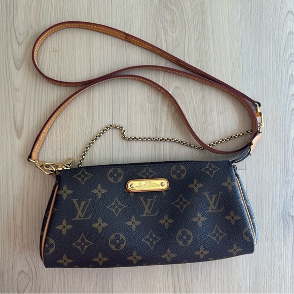Louis Vuitton Handbags - Louis Vuitton monogram eva crossbody bag